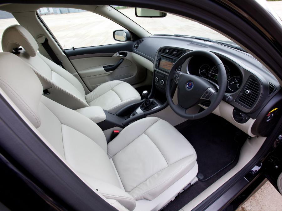  Saab 9-3 Griffin Sport Sedan 2011 года  (UK) (фото 8 из 10)